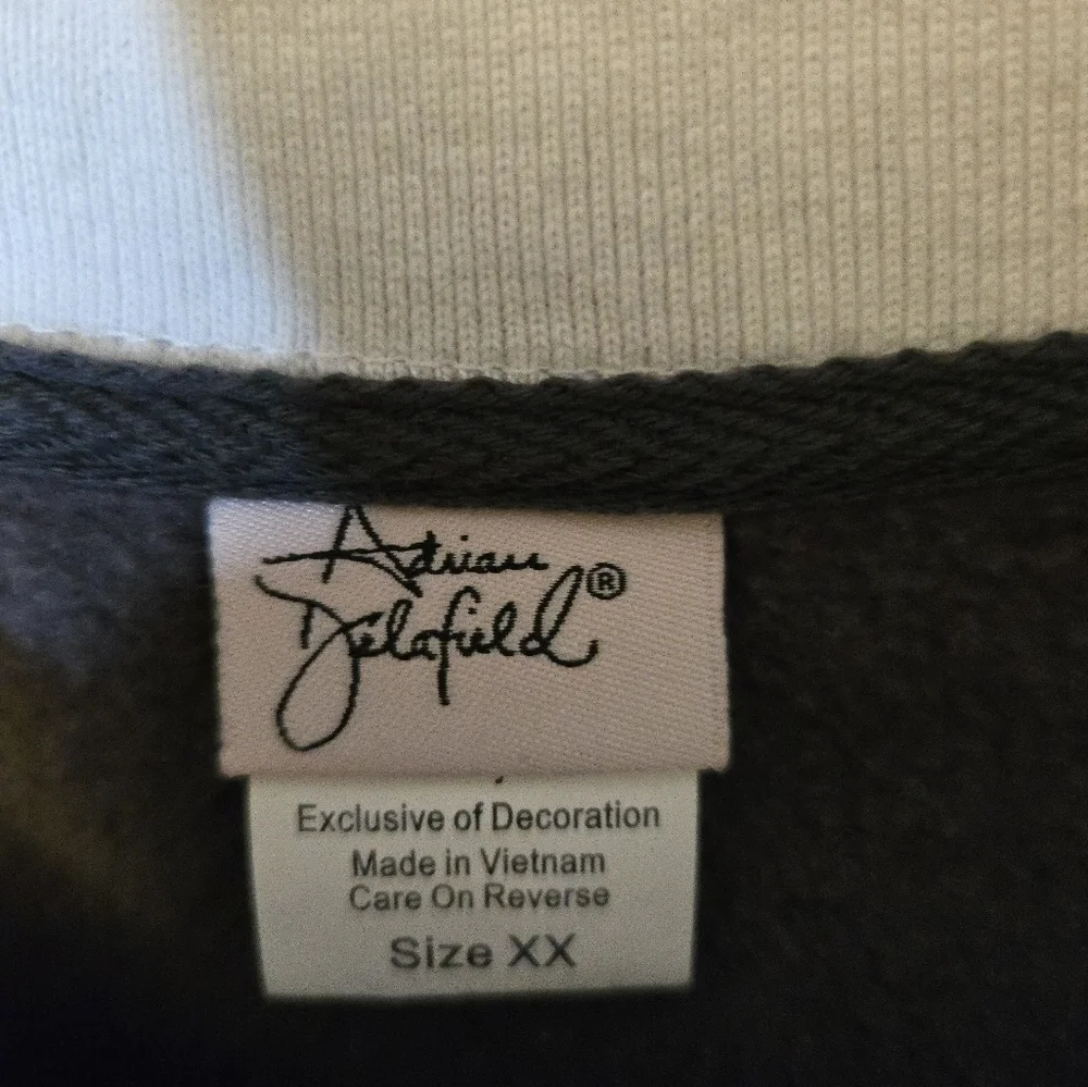 Adrian Delafield Gray and White Cardinal Print Sweatshirt